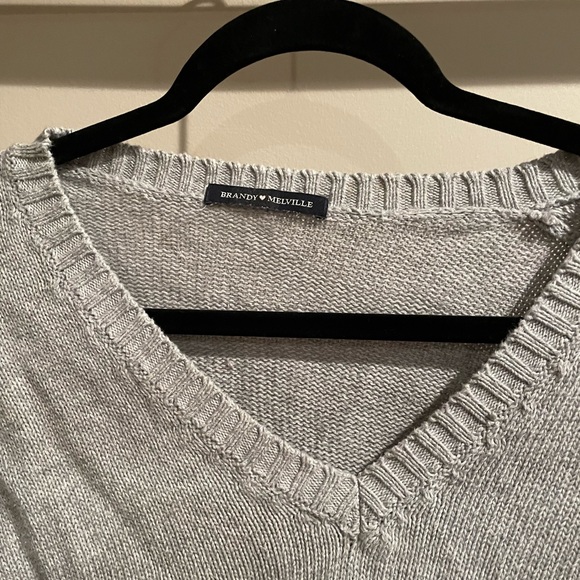 Brandy Melville Grey V Neck Knit Sweater One size (small/medium) - Picture 6 of 6